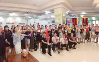 2018年8月17日學員公司內(nèi)部合影