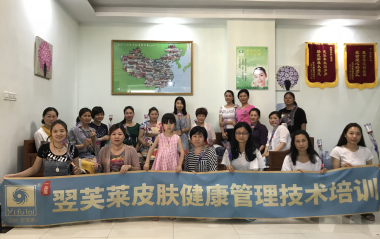 2018年5月13日母親節(jié)學員畢業(yè)合影